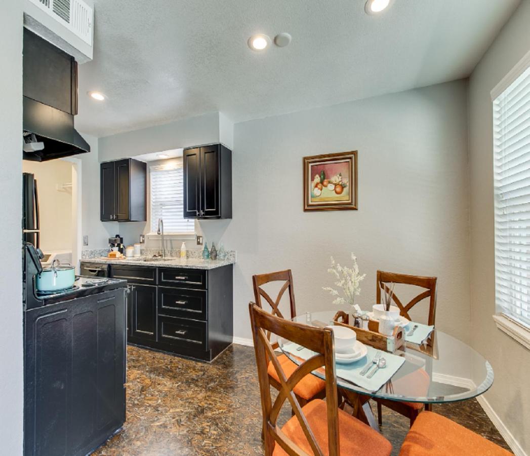 Evie's Campus-close 2 bedroom luxury Oklahoma City Extérieur photo