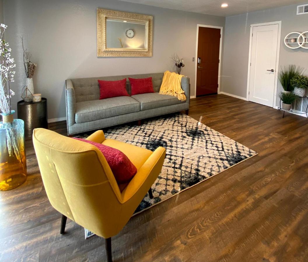 Evie's Campus-close 2 bedroom luxury Oklahoma City Extérieur photo