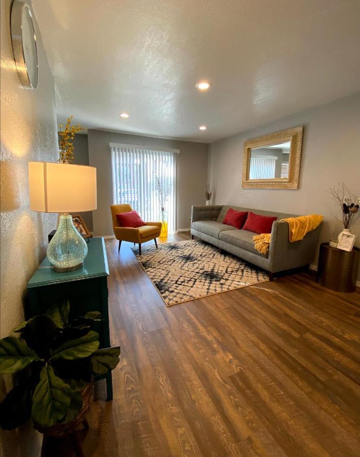 Evie's Campus-close 2 bedroom luxury Oklahoma City Extérieur photo