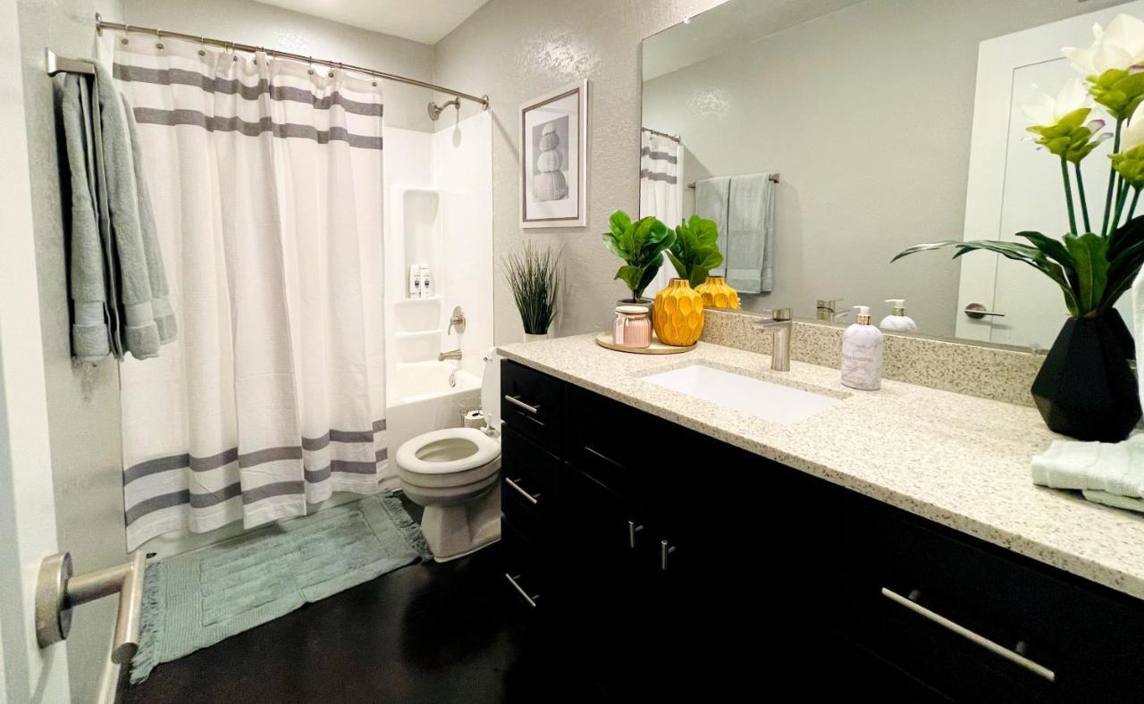 Evie's Campus-close 2 bedroom luxury Oklahoma City Extérieur photo
