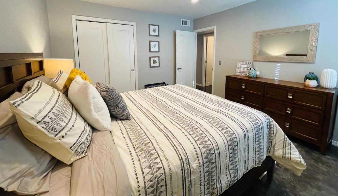 Evie's Campus-close 2 bedroom luxury Oklahoma City Extérieur photo